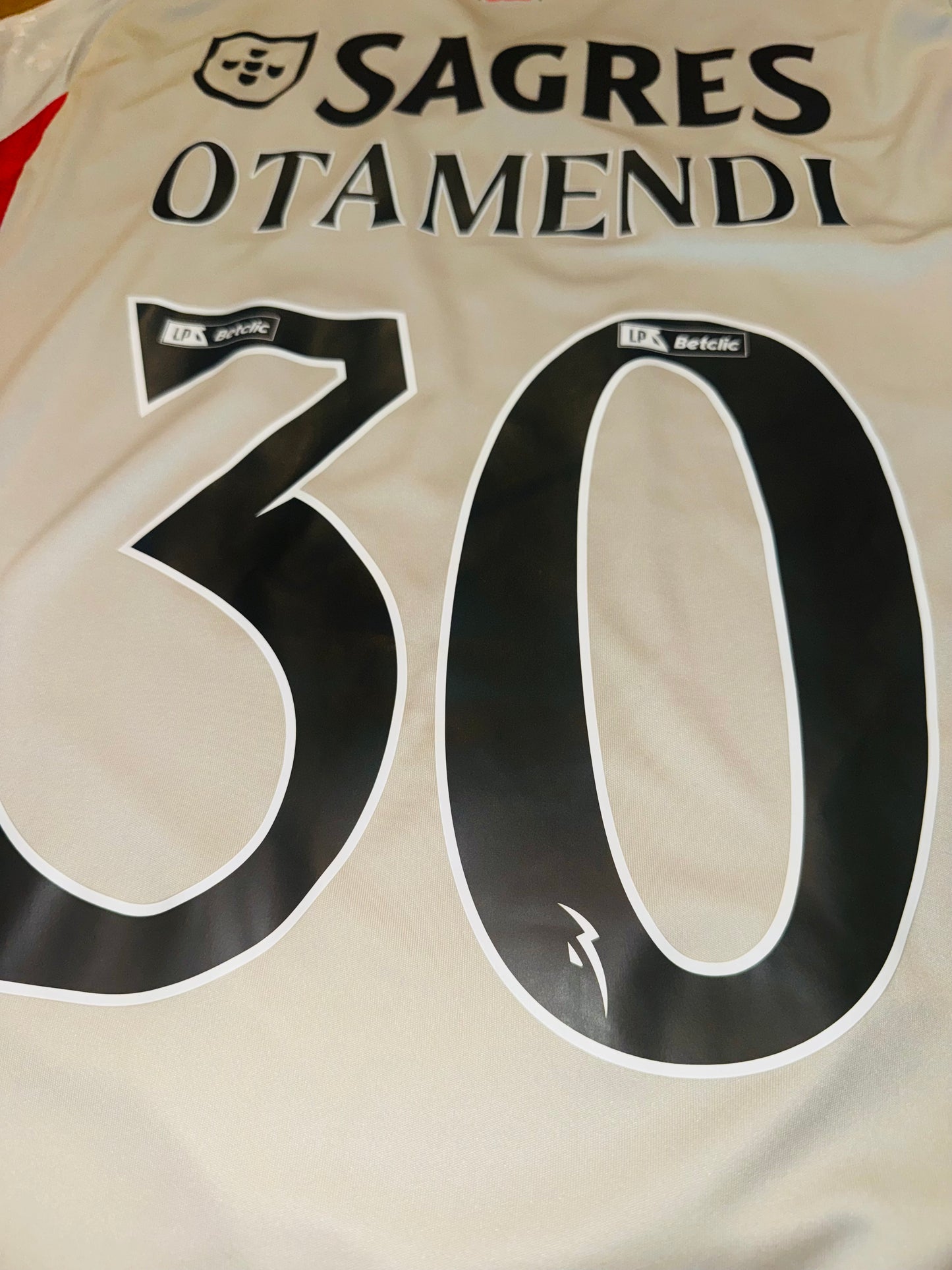 Benfica 2025/26 Away - BNWT - Otamendi 30 - M