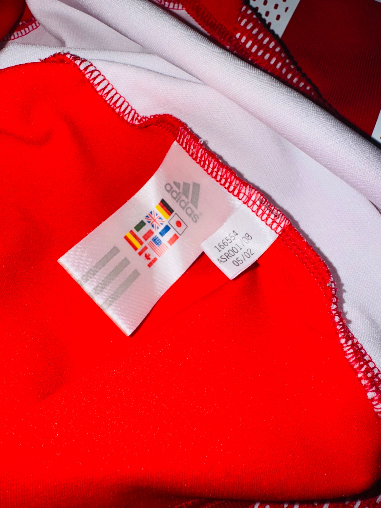 Benfica 2002/03 Home - Simão 20 - L