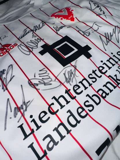 Vaduz 2012/13 Away - Squad Signed - XL